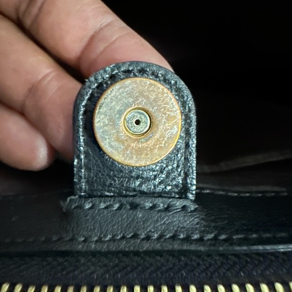 Pre-owned large Coach purse. - Picture 3 of 7